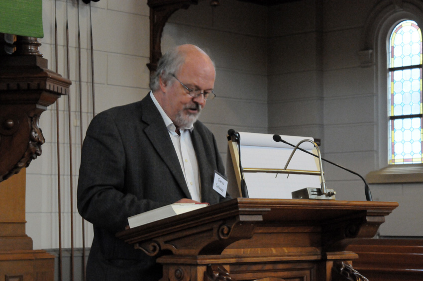 Gerco Schaap houdt een referaat over Piet van Egmonds Apeldoornse tijd (foto: Lex Gunnink)